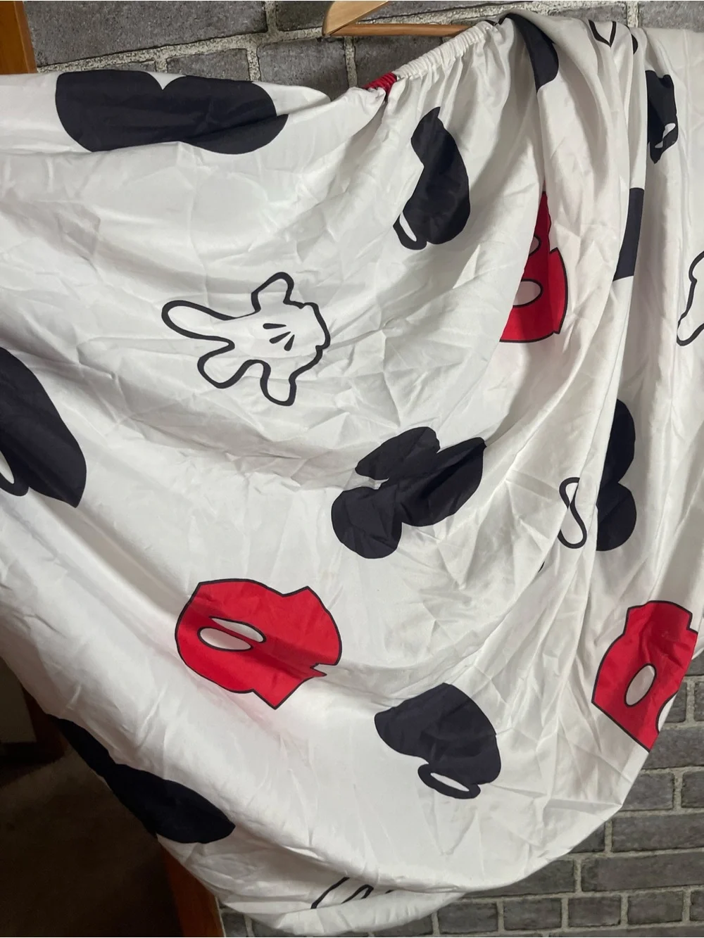 Disney Mickey Mouse Twin Sheet Set – Flat Sheet, Fitted Sheet & 2 Pillowcases